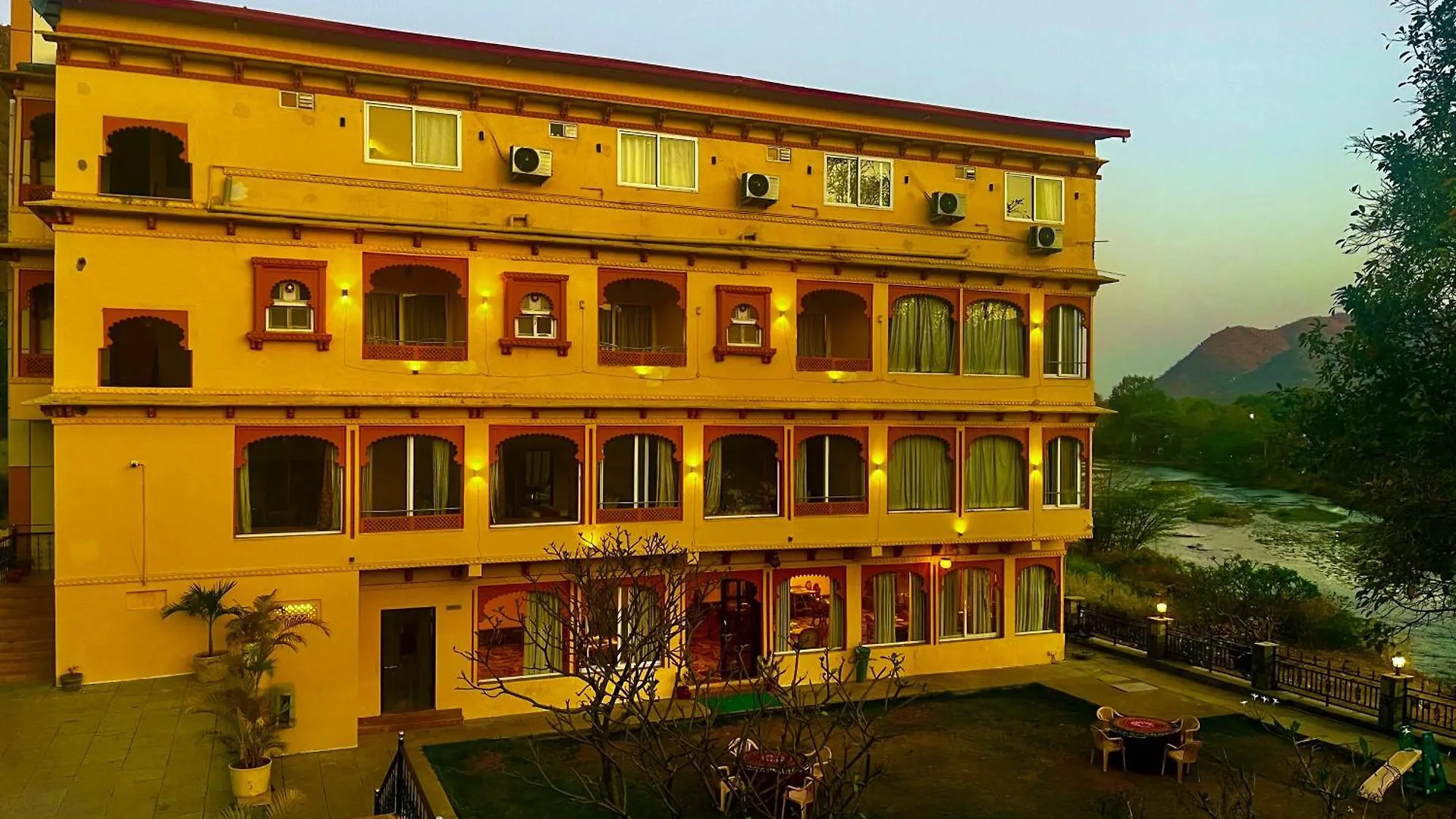 Uday Valley Farmhouse Resort, Udaipur - A Riverside Retreat 4*,  인도